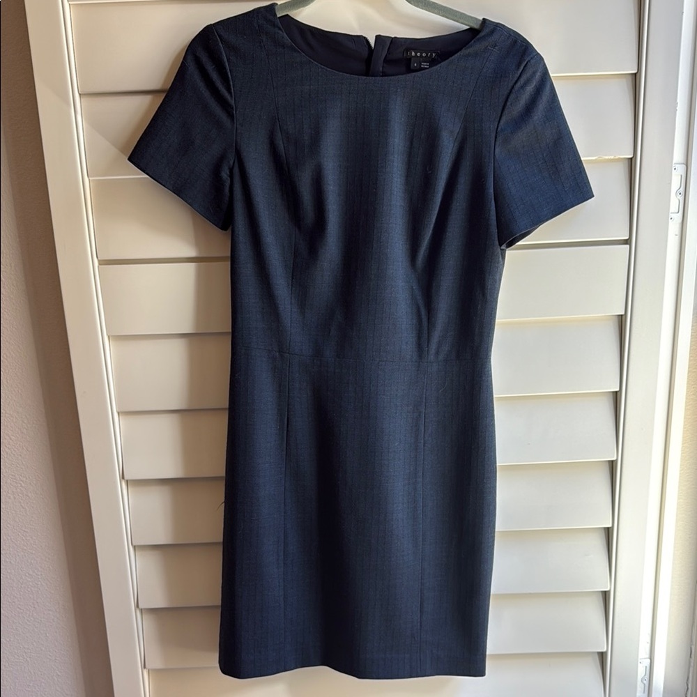 Theory wool dress navy size 6, knee length